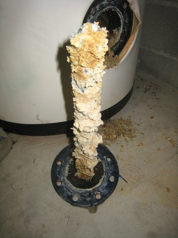 Pourquoi mon chauffe-eau ne chauffe plus ou fait du bruit &ndash; chauffe-eau entartr&eacute; De Dietrich